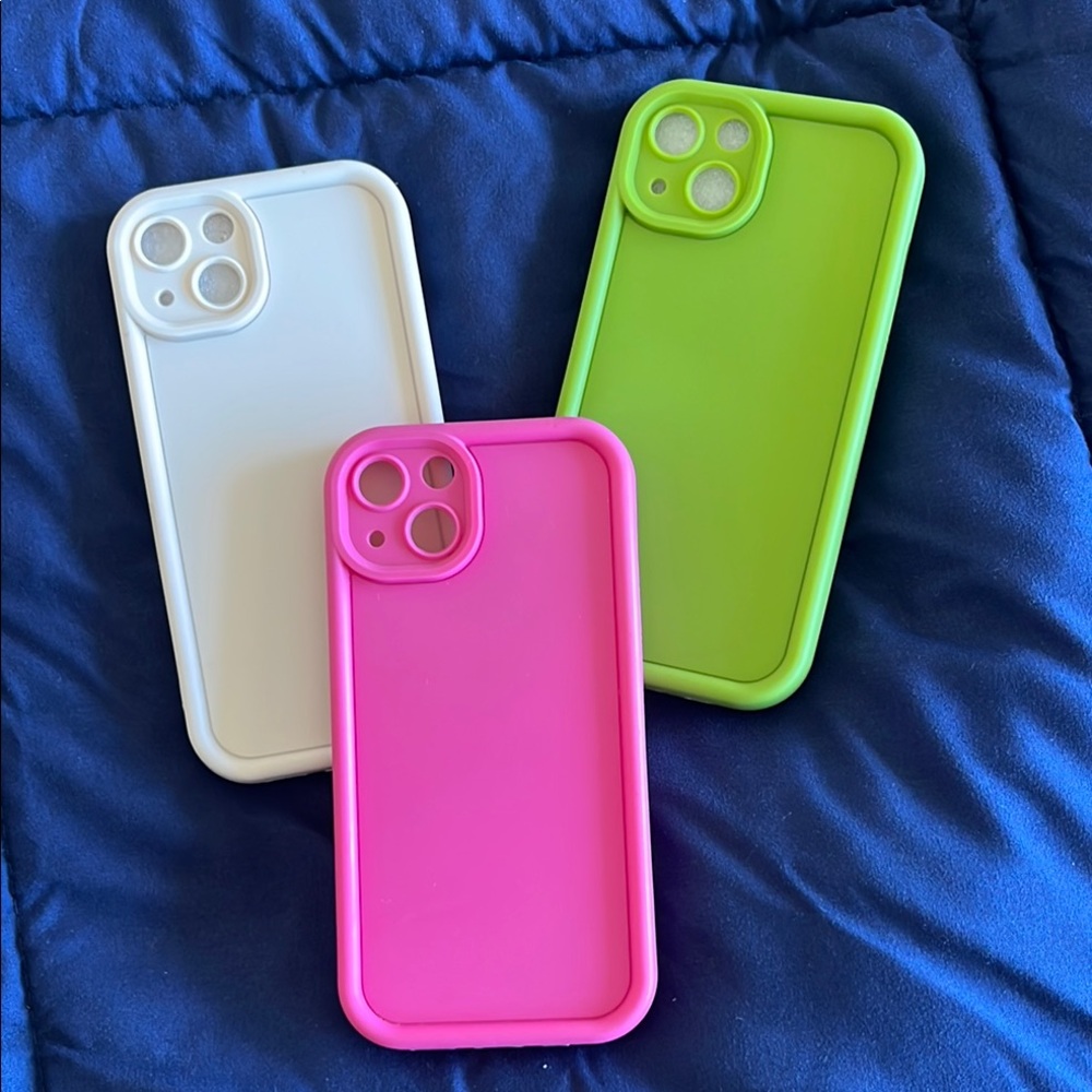 ✨NWT ✨Silicone Phone Case Set - White, Pink, Green